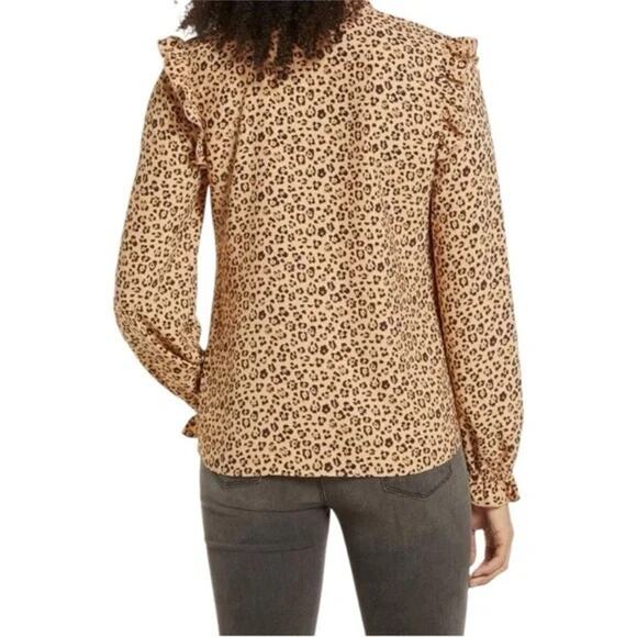 Rachel Parcell Leopard Animal Print Long Sleeve Ruffle Shoulder V-neck Blouse - Picture 2 of 15